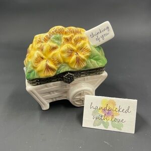 HALLMARK Vintage Hinged Box With Pansies And Note